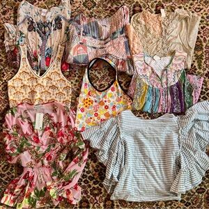 8 Piece Bundle Floral and Striped Women's Tops Size Small